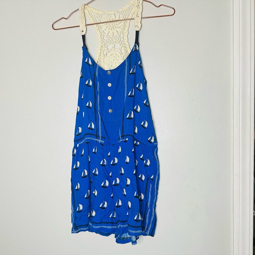 UNBRANDED White Sailboat Button Front Crochet Back Button Snap Romper Size Small